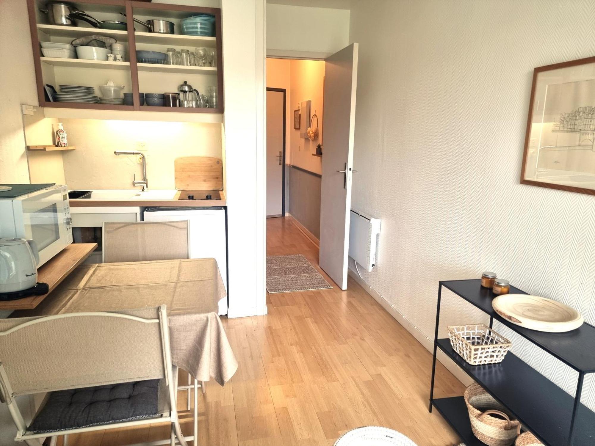 Studio, Balcon Et Acces Direct Page Динар Экстерьер фото